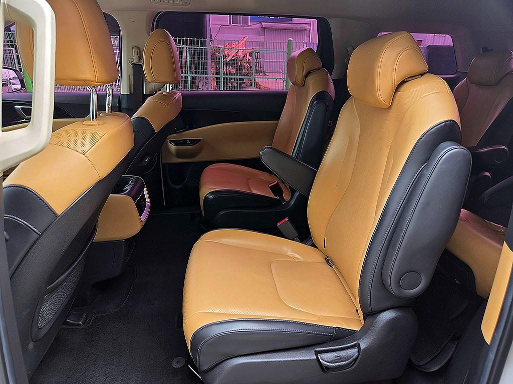 KIA Carnival - Vista 7