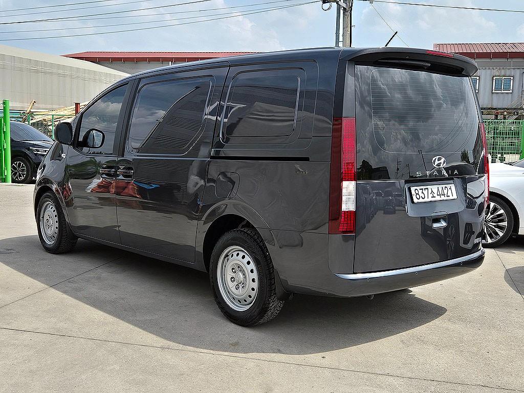 HYUNDAI Staria - Vista 3