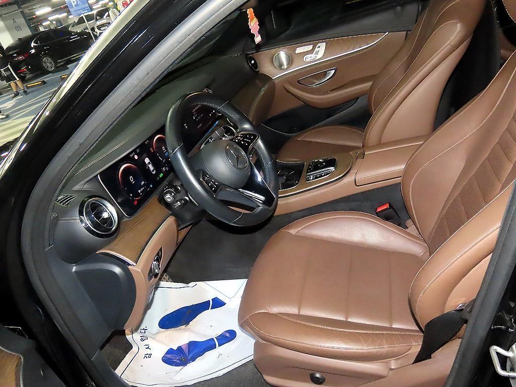 Mercedes Benz E class - Vista 8