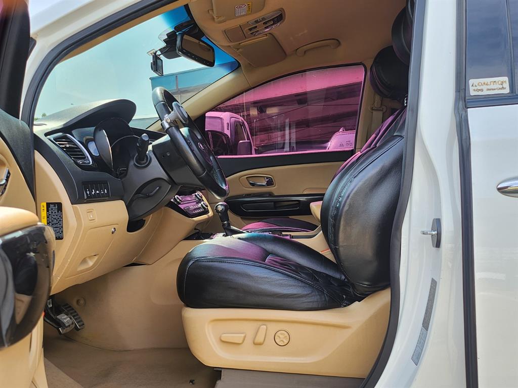 KIA Carnival - Vista 7
