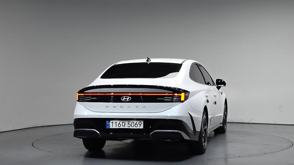 HYUNDAI Sonata - Vista 4