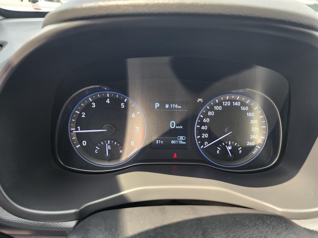 HYUNDAI Kona - Vista 9