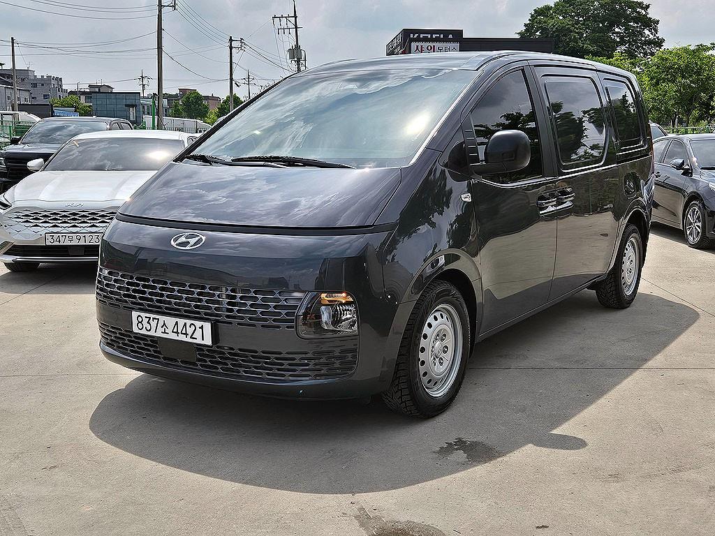 HYUNDAI Staria - Vista 2