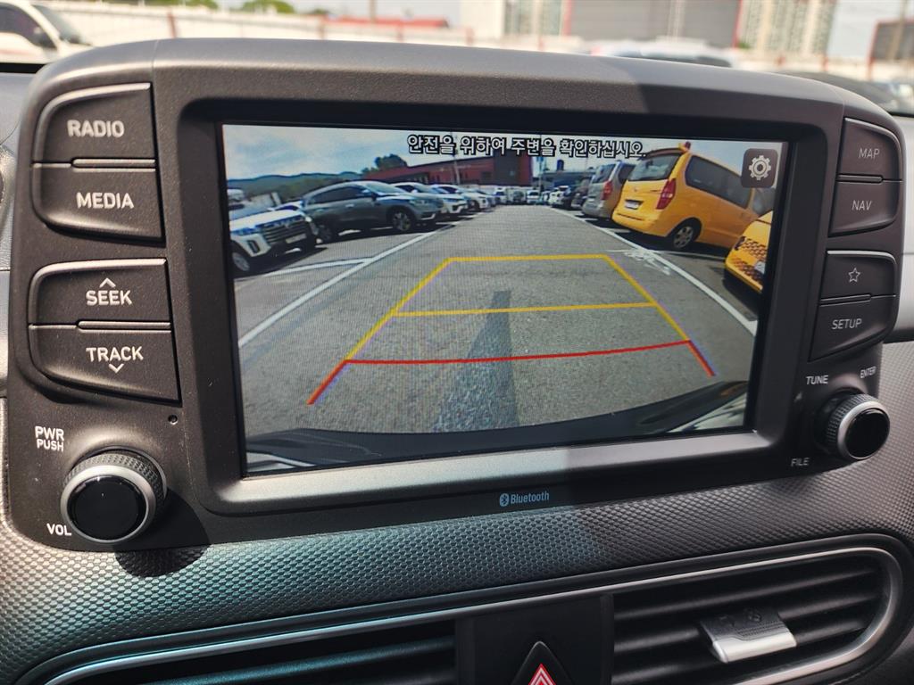 HYUNDAI Kona - Vista 11