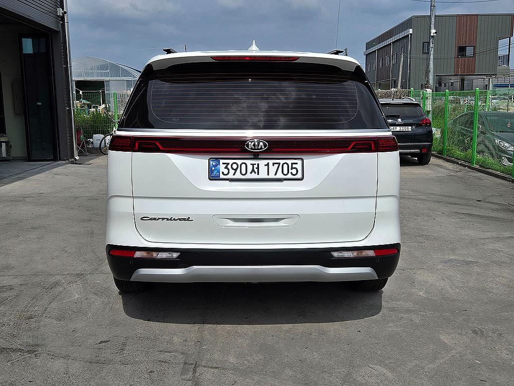KIA Carnival - Vista 4
