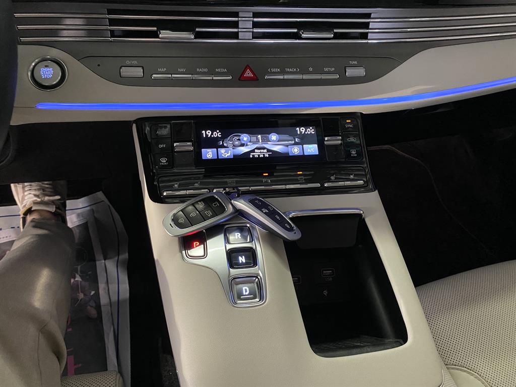 HYUNDAI Grandeur - Vista 11