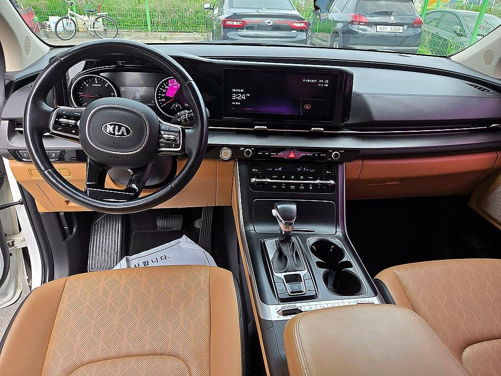 KIA Carnival - Vista 5