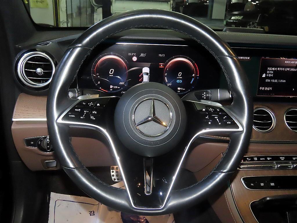 Mercedes Benz E class - Vista 6
