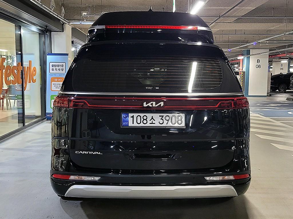 KIA Carnival - Vista 5