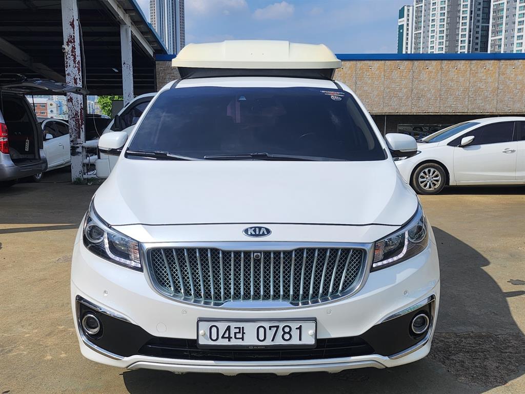 KIA Carnival 2016 Blanco - Importación desde Corea - HF Imports Iquique - Foto 1
