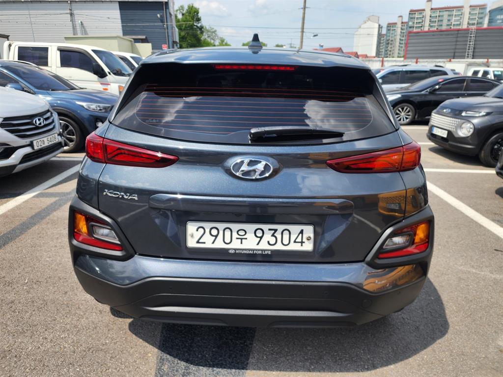 HYUNDAI Kona - Vista 5