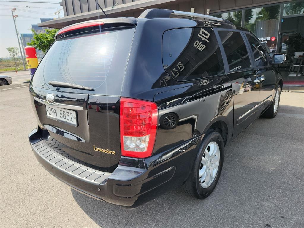 KIA Carnival - Vista 4