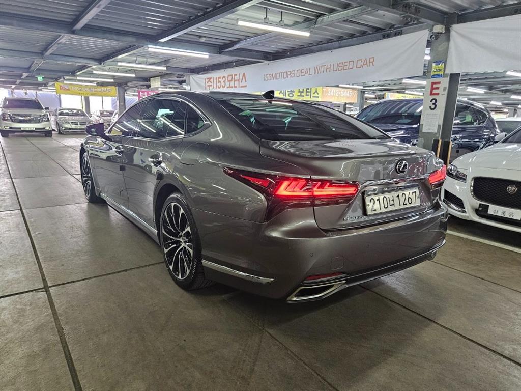 Lexus LS - Vista 4