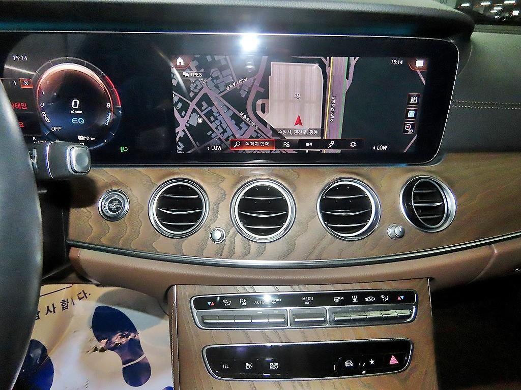 Mercedes Benz E class - Vista 10