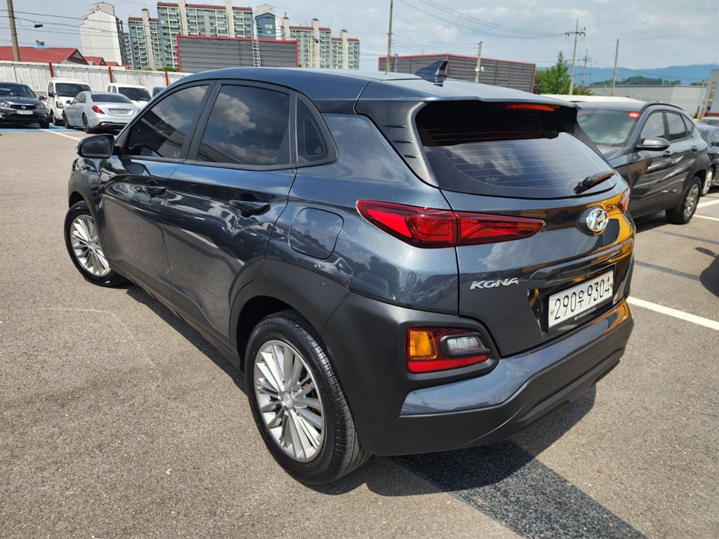 HYUNDAI Kona - Vista 6