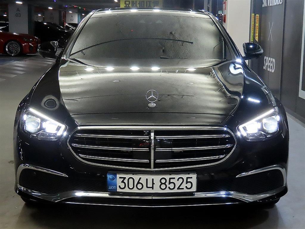 Mercedes Benz E class - Vista 3