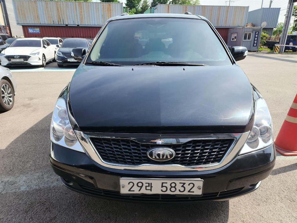 KIA Carnival 2013 Negro - Importación desde Corea - HF Imports Iquique - Foto 1