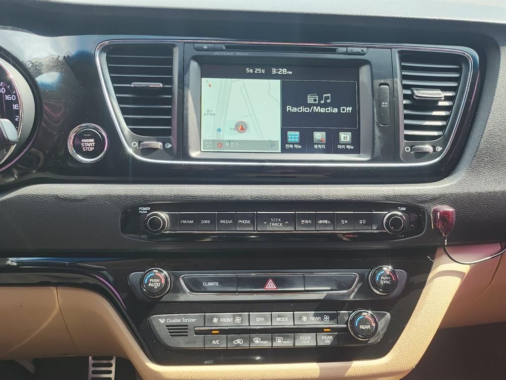 KIA Carnival - Vista 9