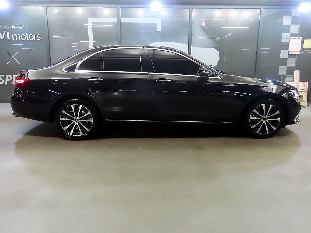Mercedes Benz E class - Vista 5