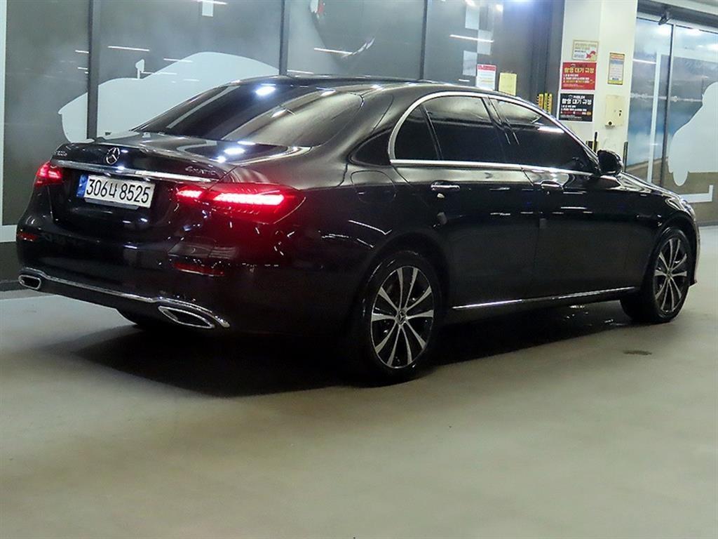 Mercedes Benz E class - Vista 4