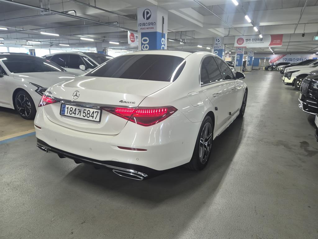 Mercedes Benz S Class - Vista 4