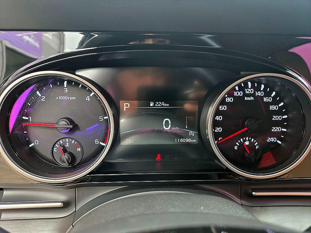 KIA Carnival - Vista 9