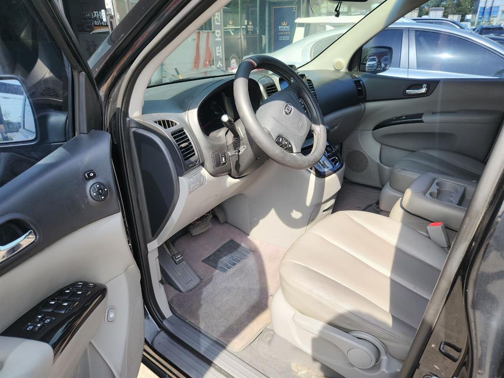 KIA Carnival - Vista 7