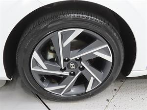 HYUNDAI Avante - Vista 10