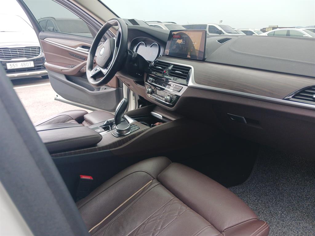 BMW 5 Series - Vista 7