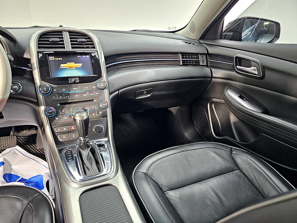 Chevrolet Malibu - Vista 10