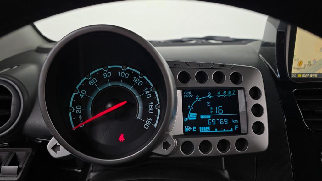 Chevrolet Spark - Vista 10