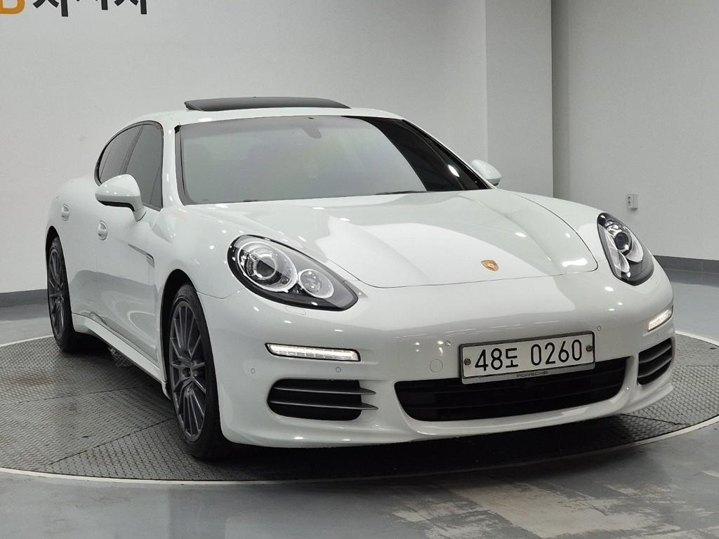 Porsche Panamera - Vista 4