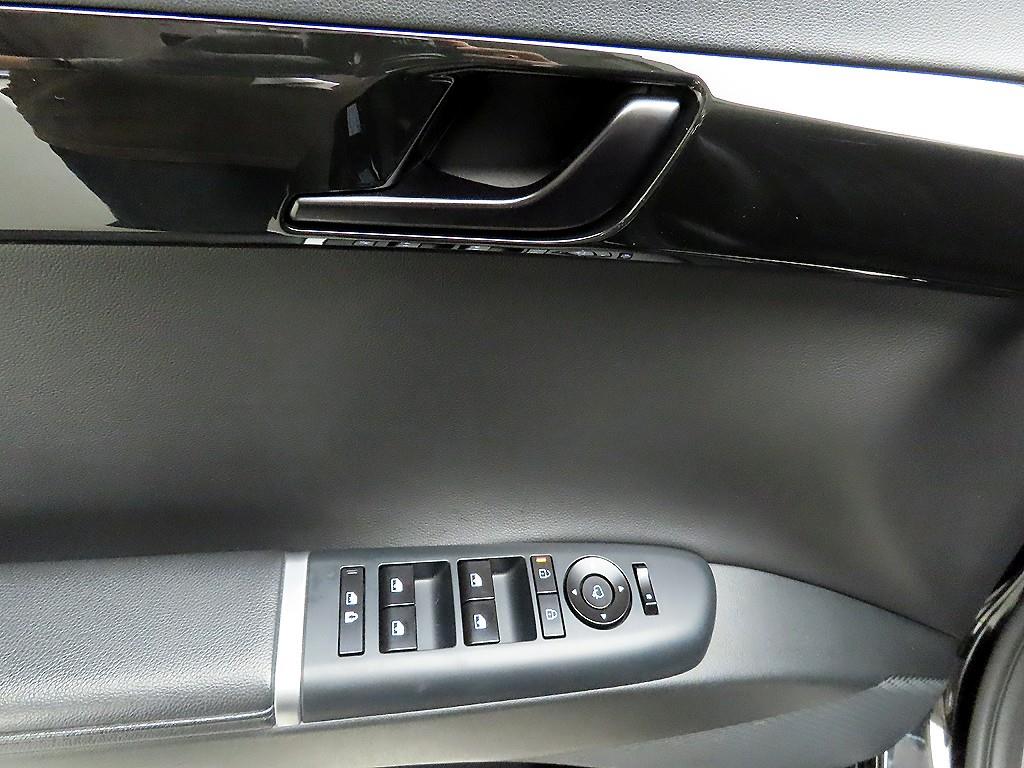 HYUNDAI Grandeur - Vista 11