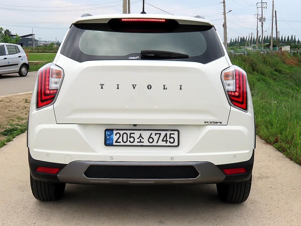 Ssangyong Tivoli - Vista 4