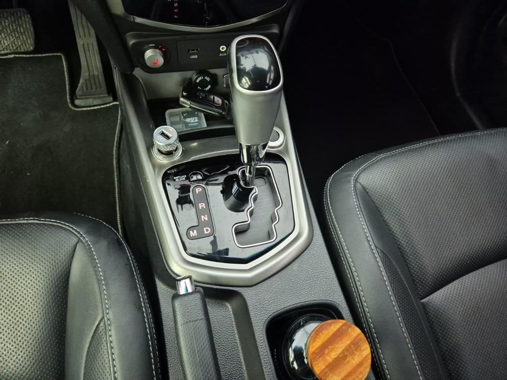 Ssangyong Tivoli - Vista 8