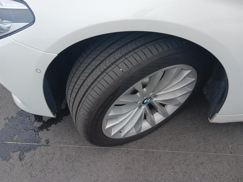 BMW 5 Series - Vista 5