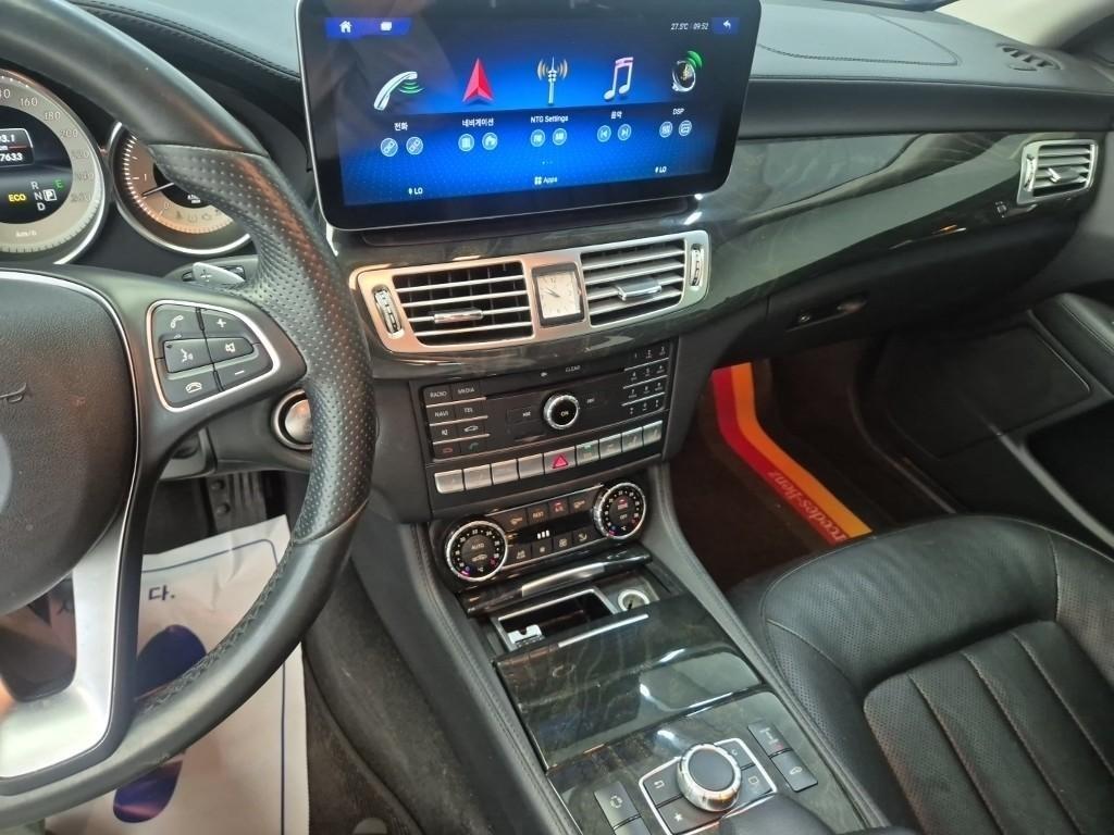 Mercedes Benz CLS Class - Vista 10