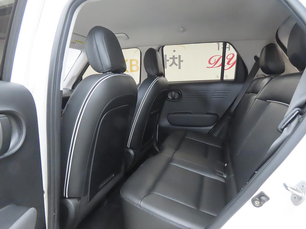 HYUNDAI Casper - Vista 6