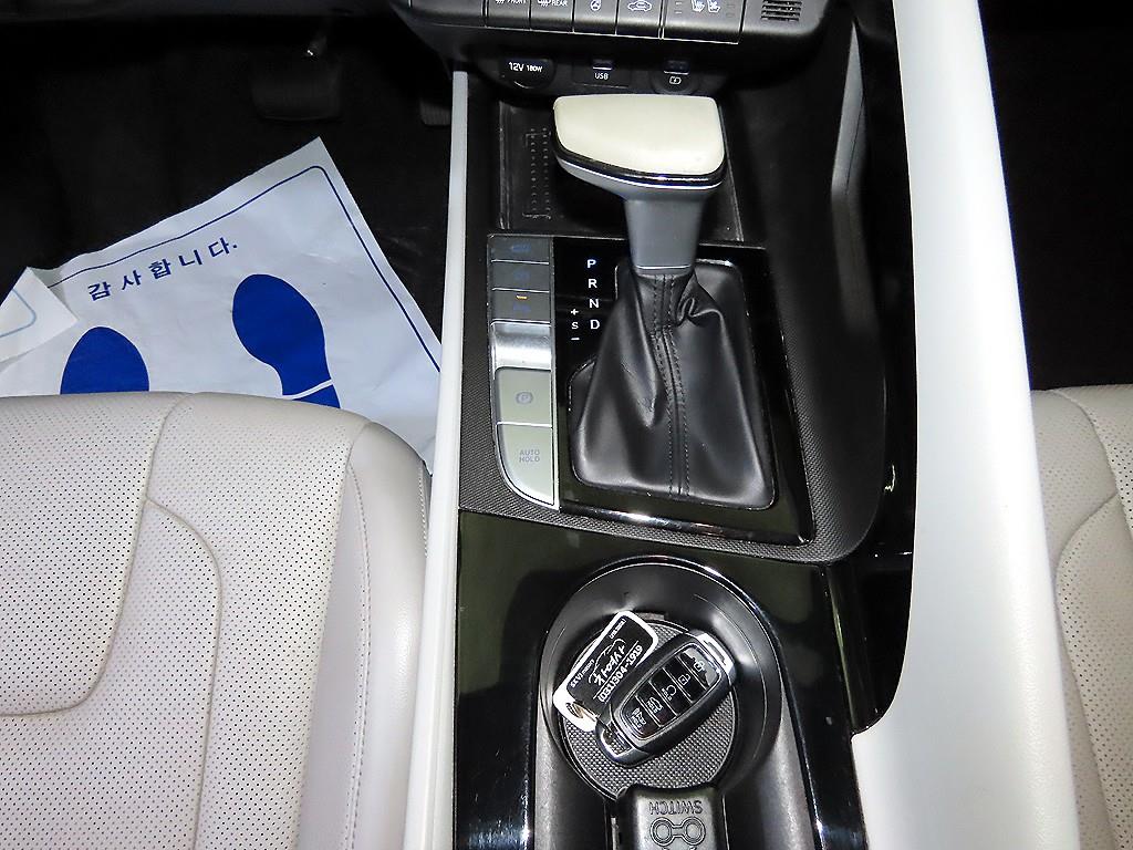 HYUNDAI Avante - Vista 12
