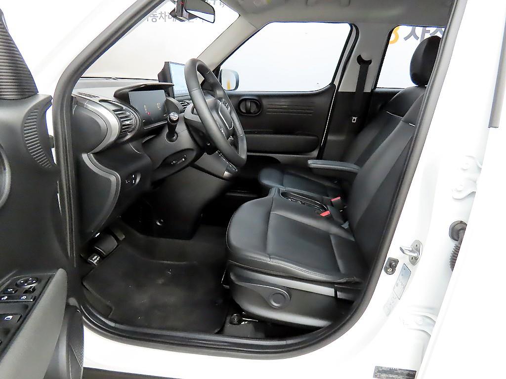 HYUNDAI Casper - Vista 5