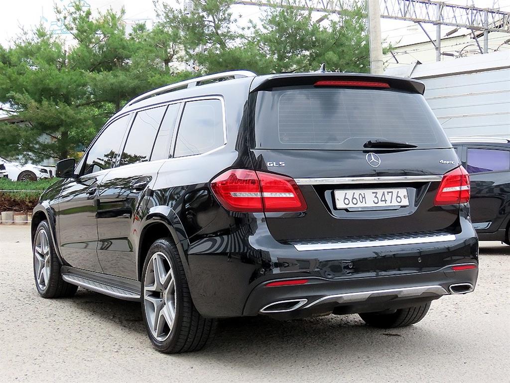 Mercedes Benz GLS Class - Vista 3
