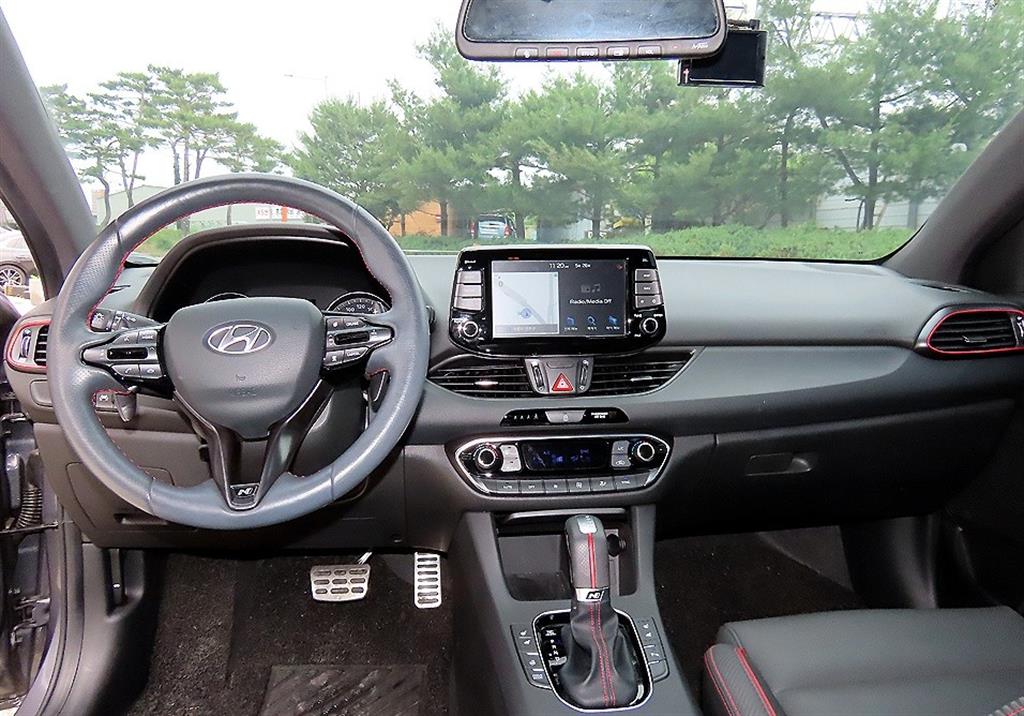 HYUNDAI i30 - Vista 7