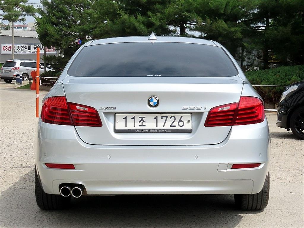 BMW 5 Series - Vista 4