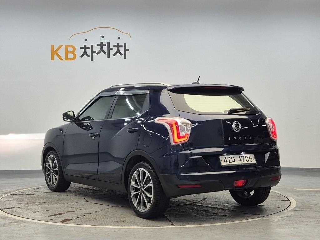 Ssangyong Tivoli - Vista 2