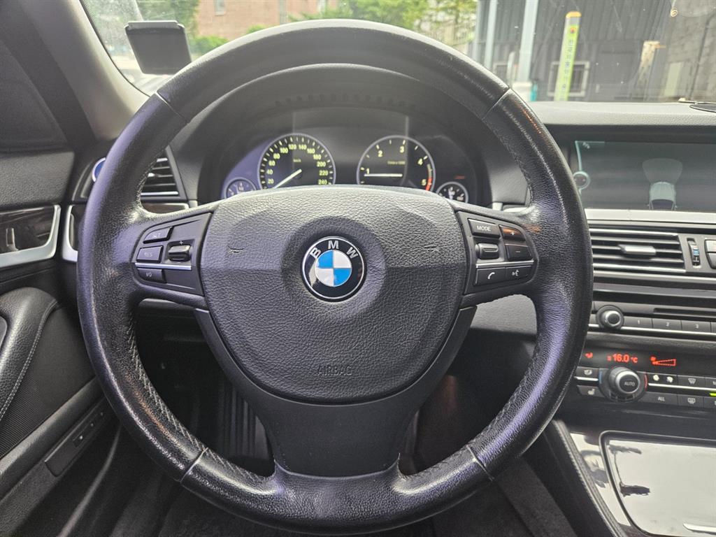BMW 5 Series - Vista 8