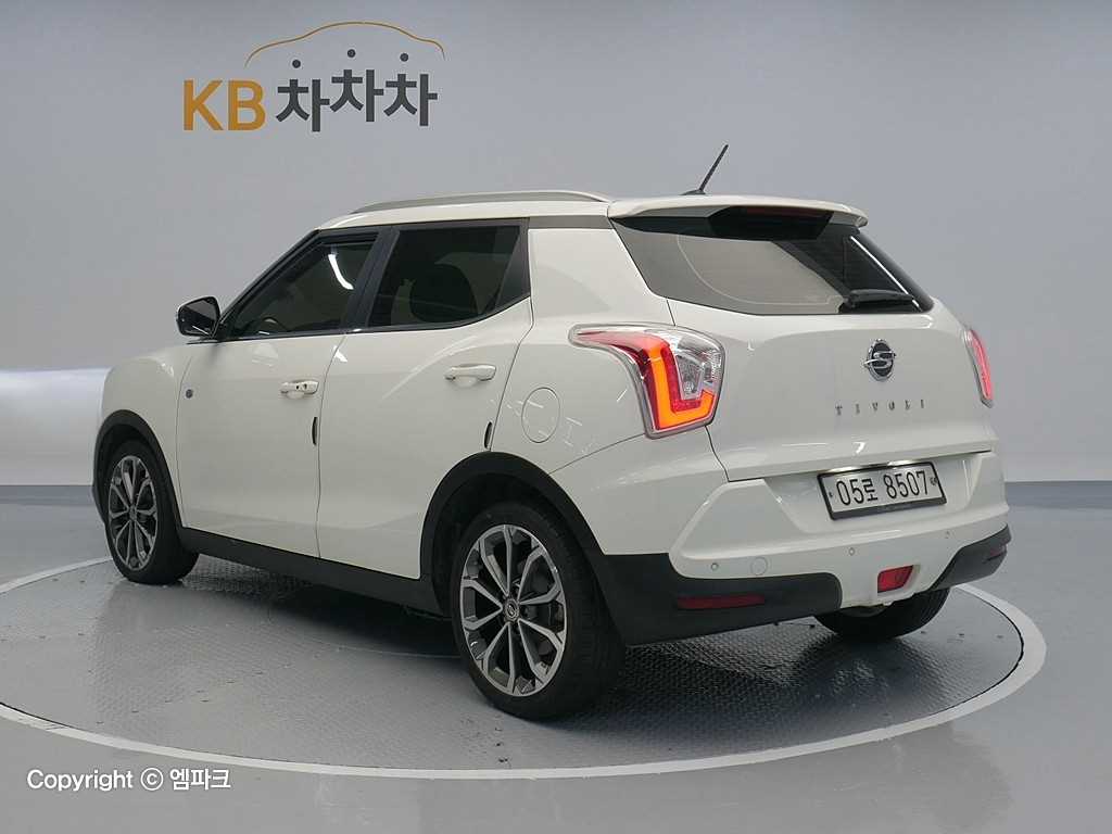 Ssangyong Tivoli - Vista 2