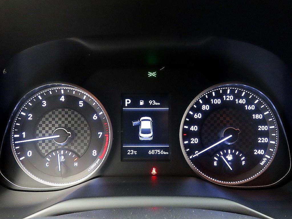 HYUNDAI Avante - Vista 8