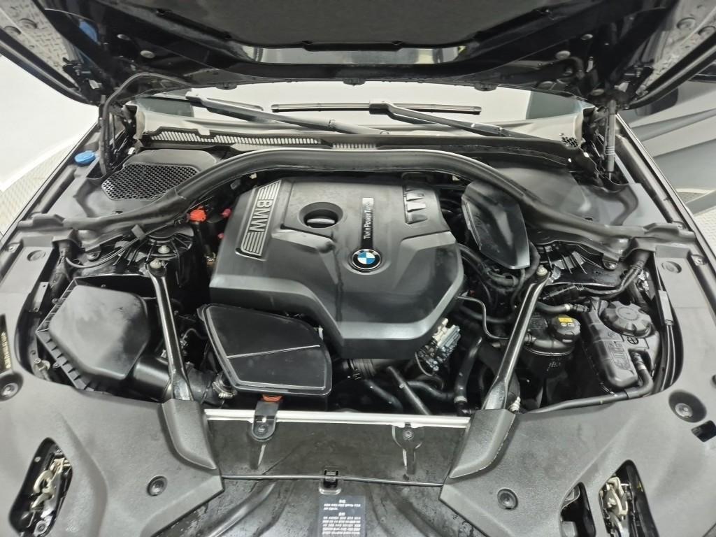 BMW 5 Series - Vista 5