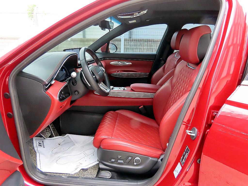 Genesis GV70 - Vista 5