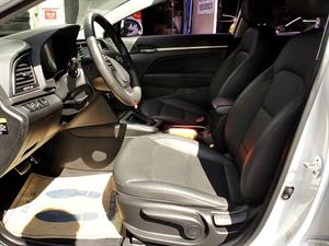 HYUNDAI Avante - Vista 10